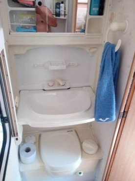                         Przyczepa kempingowa Elddis - zdjęcie 6
                        