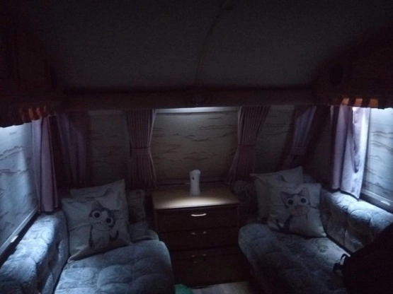                         Przyczepa kempingowa Elddis - zdjęcie 8
                        