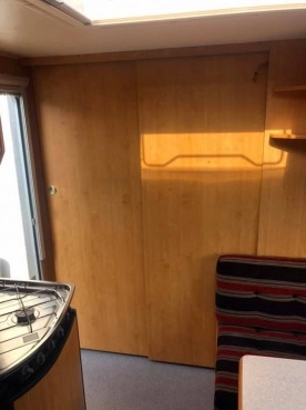                         Przyczepa Dethleffs 6 osób, DMC 1500 kg, rok 1998, przedsionek, Leszno - zdjęcie 12
                        