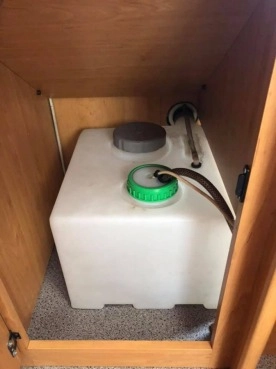                         Przyczepa Dethleffs 6 osób, DMC 1500 kg, rok 1998, przedsionek, Leszno - zdjęcie 15
                        