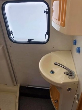                         Przyczepa Dethleffs 6 osób, DMC 1500 kg, rok 1998, przedsionek, Leszno - zdjęcie 6
                        