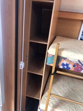                         Przyczepa Dethleffs 6 osób, DMC 1500 kg, rok 1998, przedsionek, Leszno - zdjęcie 9
                        