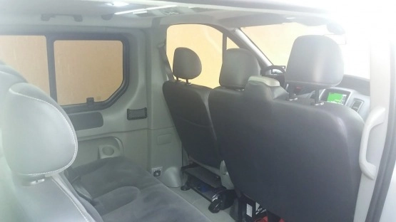                         Renault Trafic mini kamper, bus 9 osób w świtenym stanie - zdjęcie 11
                        