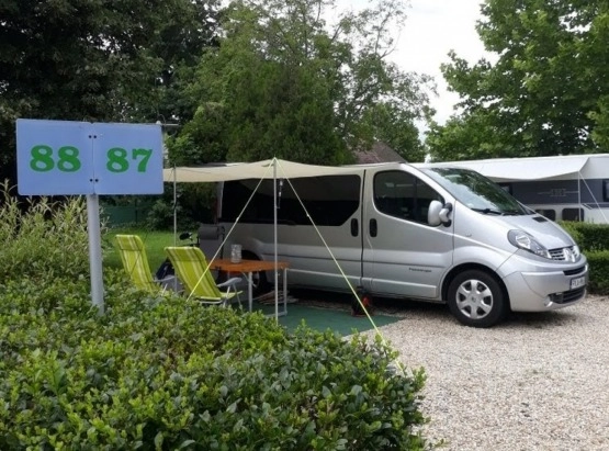                         Renault Trafic mini kamper, bus 9 osób w świtenym stanie - zdjęcie 5
                        