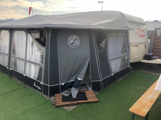                         Przeczypa campingowa Tabbert Comtesse Delxue 565 + przedsionek + podłoga - zdjęcie 9
                        