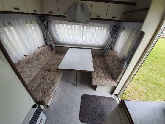                         Przyczepa kempingowa Hobby 450 - zdjęcie 20
                        