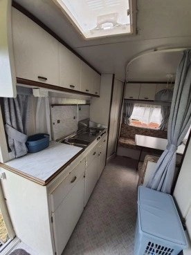                         Przyczepa kempingowa Hobby 450 - zdjęcie 6
                        