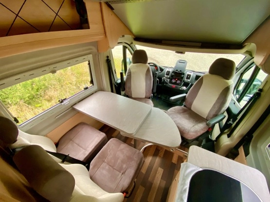                         Sprzedam kampera FIAT DUCATO KNAUS - zdjęcie 12
                        
