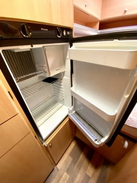                        Sprzedam kampera FIAT DUCATO KNAUS - zdjęcie 8
                        