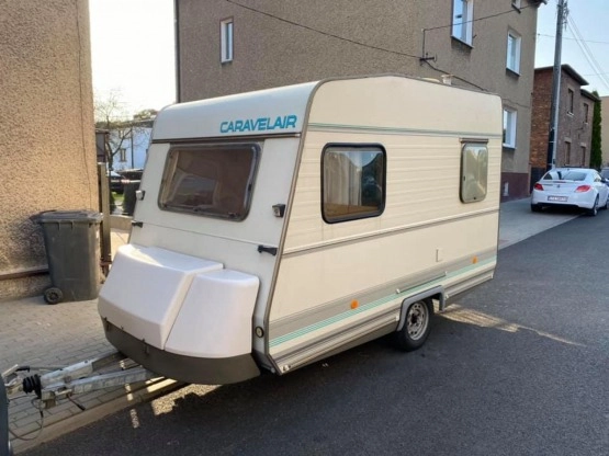                         Przyczepa CARAVELAIR BAMBA 330 z przedsionkiem - zdjęcie 1
                        