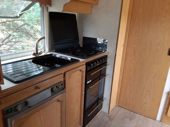                         Przyczepa Bucanner Elan 15 - zdjęcie 13
                        