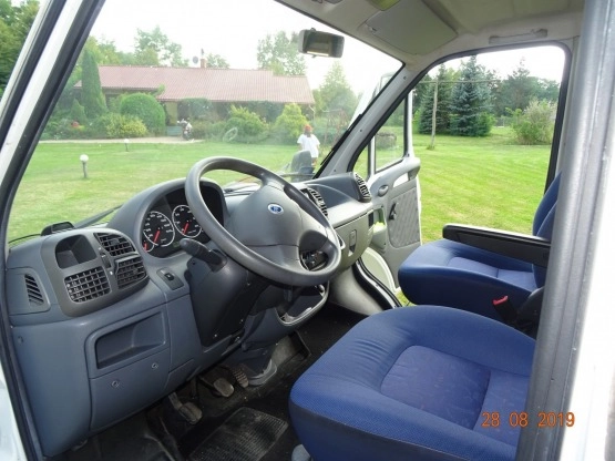                         Kamper Fiat Ducato zabudowa McLouis - zdjęcie 2
                        