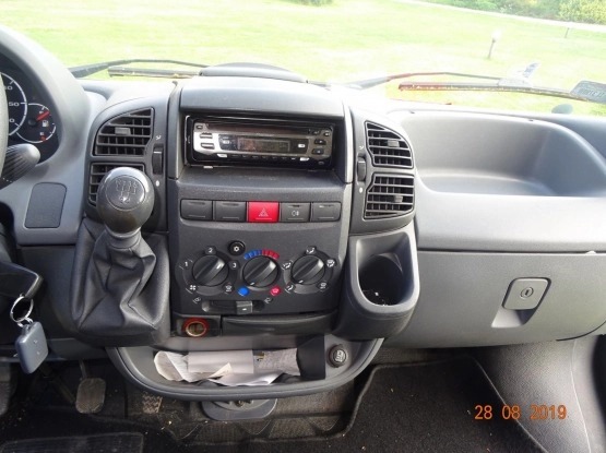                         Kamper Fiat Ducato zabudowa McLouis - zdjęcie 3
                        