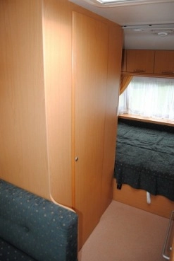                         CHATEAU CANTARA Zarejestrowana! 4 osobowa z WC. Zadbana, 2000 rok, DMC 1300 kg - zdjęcie 6
                        