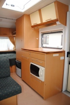                         CHATEAU CANTARA Zarejestrowana! 4 osobowa z WC. Zadbana, 2000 rok, DMC 1300 kg - zdjęcie 7
                        