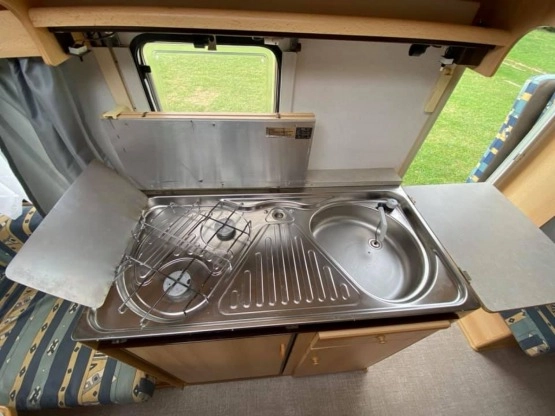                         Kanus Sudwind Country 430, dmc 900 kg - zdjęcie 1
                        