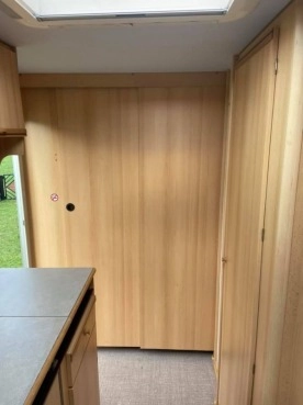                         Kanus Sudwind Country 430, dmc 900 kg - zdjęcie 3
                        