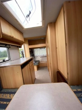                         Kanus Sudwind Country 430, dmc 900 kg - zdjęcie 9
                        