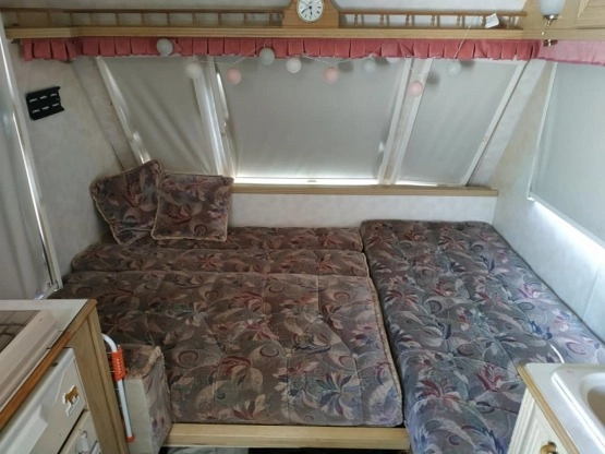                         Przyczepa Compass Connoiseur 400/2. Rok 1998 - zdjęcie 3
                        