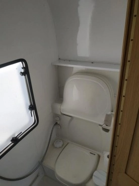                         Przyczepa Compass Connoiseur 400/2. Rok 1998 - zdjęcie 5
                        