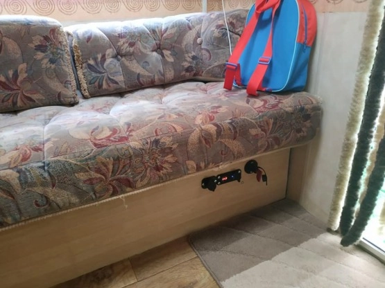                         Przyczepa Compass Connoiseur 400/2. Rok 1998 - zdjęcie 8
                        