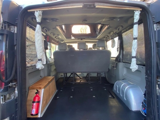                         Opel Vivaro baza na kampera - zdjęcie 10
                        