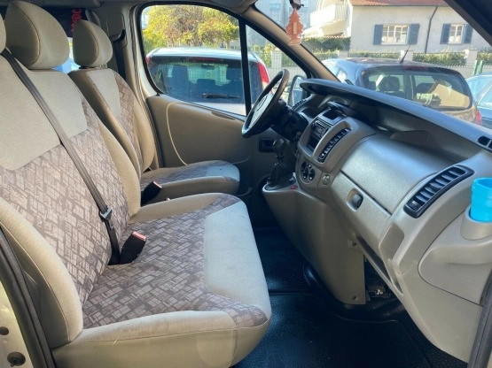                         Opel Vivaro baza na kampera - zdjęcie 7
                        