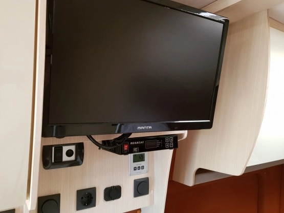                         Kamper * Stan idealny * Bogate wyposażenie * Panel słoneczny - zdjęcie 12
                        