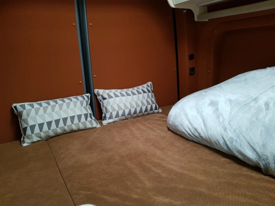                         Kamper * Stan idealny * Bogate wyposażenie * Panel słoneczny - zdjęcie 17
                        