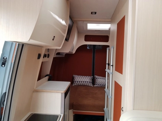                         Kamper * Stan idealny * Bogate wyposażenie * Panel słoneczny - zdjęcie 8
                        