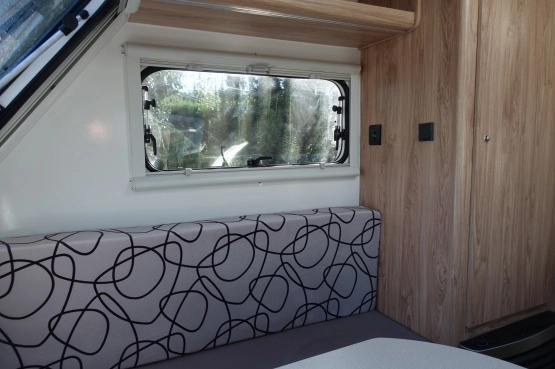                         Nowa Przyczepa 4os. N-Cross Ogrzewanie, Toaleta, Prysznic, Ciepła woda, łóżka piętrowe, Dostępna Faktura VAT - zdjęcie 17
                        