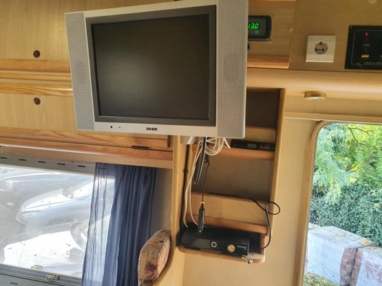                         Camper Fiat Ducato 2.5 TD 96 rok Mobilvetta - zdjęcie 2
                        