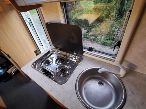                         Mercedes Sprinter Ahorn 2x klima, Webasto, garaż na motocykl - zdjęcie 11
                        