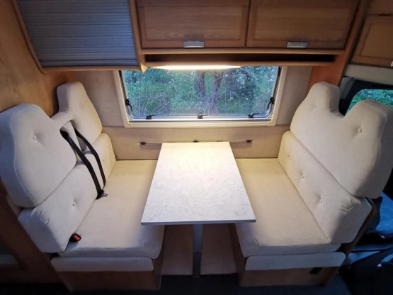                         Mercedes Sprinter Ahorn 2x klima, Webasto, garaż na motocykl - zdjęcie 2
                        