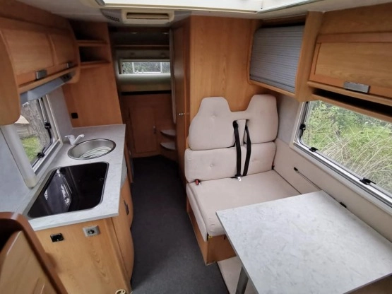                         Mercedes Sprinter Ahorn 2x klima, Webasto, garaż na motocykl - zdjęcie 5
                        