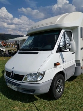                         Mercedes Sprinter Ahorn 2x klima, Webasto, garaż na motocykl - zdjęcie 8
                        