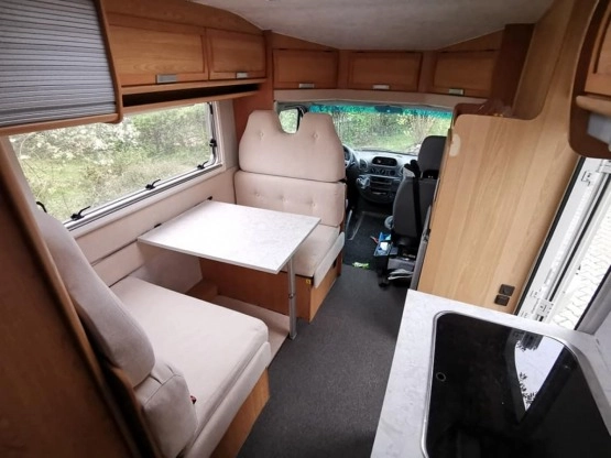                         Mercedes Sprinter Ahorn 2x klima, Webasto, garaż na motocykl - zdjęcie 9
                        