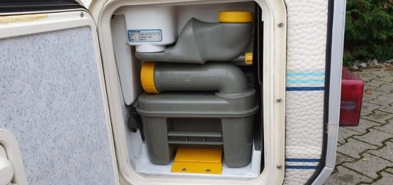                         Przyczepa Caravelair z 1995 r. - zdjęcie 17
                        