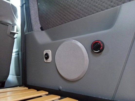                         VW T5 kamper - zdjęcie 15
                        