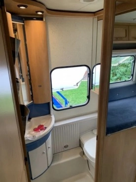                         Przyczepa kempingowa Burstner Ventana 530, dmc 1380 kg, solar, przedsionek - zdjęcie 4
                        