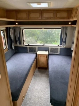                         Przyczepa kempingowa Burstner Ventana 530, dmc 1380 kg, solar, przedsionek - zdjęcie 5
                        