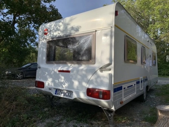                         Przyczepa kempingowa Burstner Ventana 530, dmc 1380 kg, solar, przedsionek - zdjęcie 8
                        