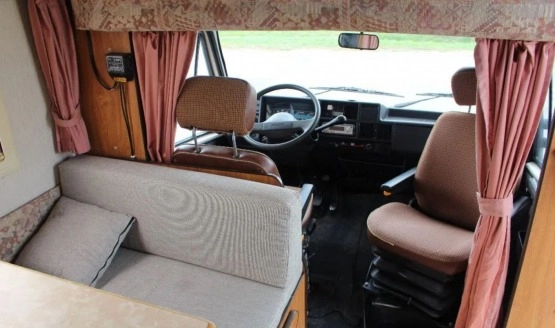                         Fiat Ducato HYMER 2.5 TD *6 osób*Tylko 153 tys. km*STAN IDEALNY*SOLAR*Bagażnik rowerowy*Markiza* - zdjęcie 17
                        