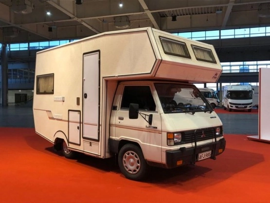                         Mitsubishi L300 - zdjęcie 14
                        