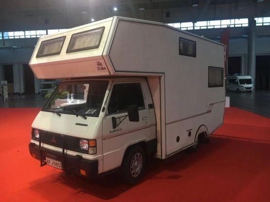                         Mitsubishi L300 - zdjęcie 7
                        