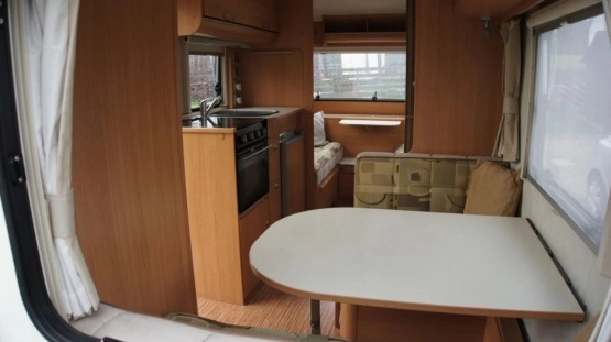                         Przyczepa kempingowa Adria Altea 390 DS - zdjęcie 12
                        