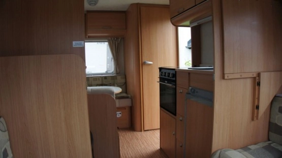                         Przyczepa kempingowa Adria Altea 390 DS - zdjęcie 9
                        