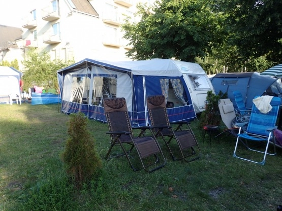                         SPRZEDANA KNAUS Eifelland Holiday 460 TU  DMC 1200 Solidna i zadbana przyczepa z przedsionkiem             - zdjęcie 16
                        