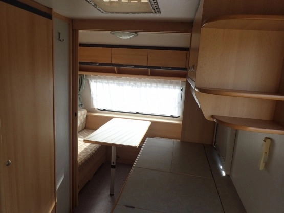                         SPRZEDANA KNAUS Eifelland Holiday 460 TU  DMC 1200 Solidna i zadbana przyczepa z przedsionkiem             - zdjęcie 2
                        