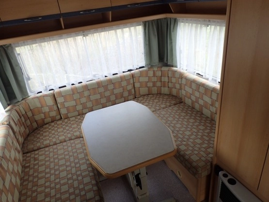                         SPRZEDANA KNAUS Eifelland Holiday 460 TU  DMC 1200 Solidna i zadbana przyczepa z przedsionkiem             - zdjęcie 9
                        